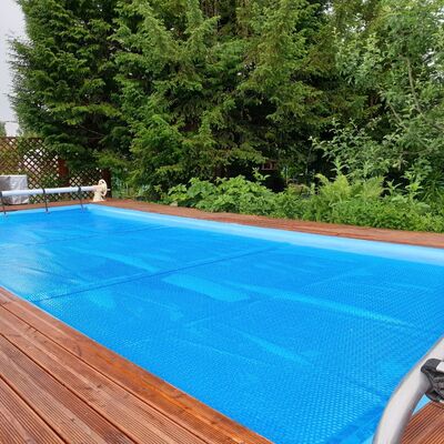 Does Adding a Pool Blanket Promote Algae Growth?